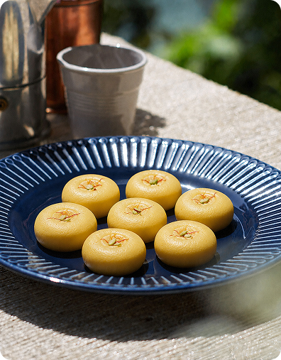 Coconut Date Balls